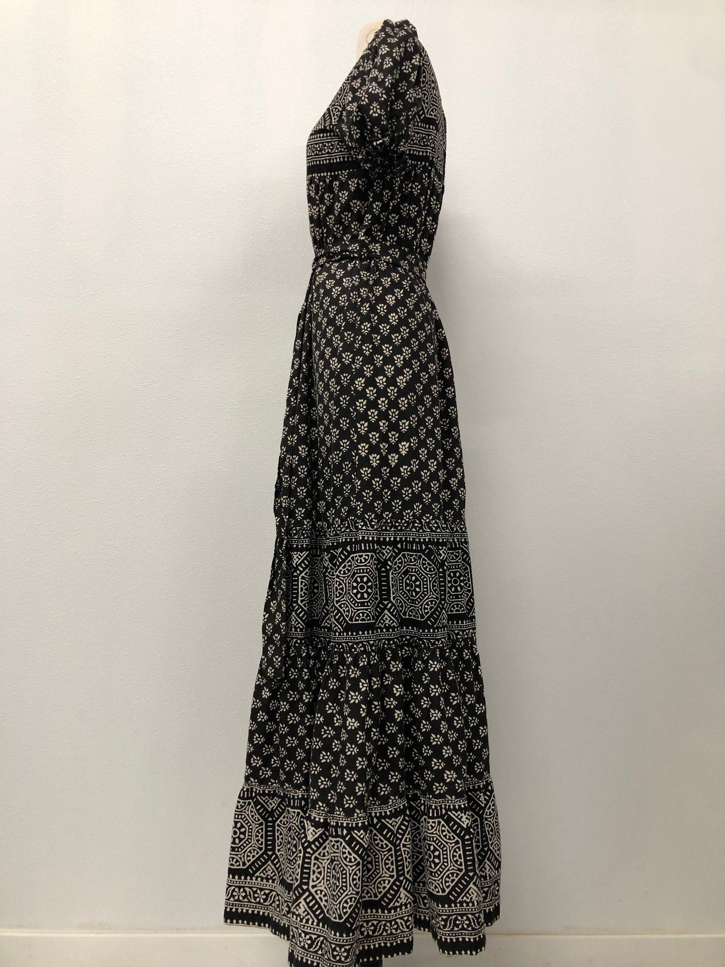 Back zipper string belt white black short sleeve long dress cotton made in pakistan block print women