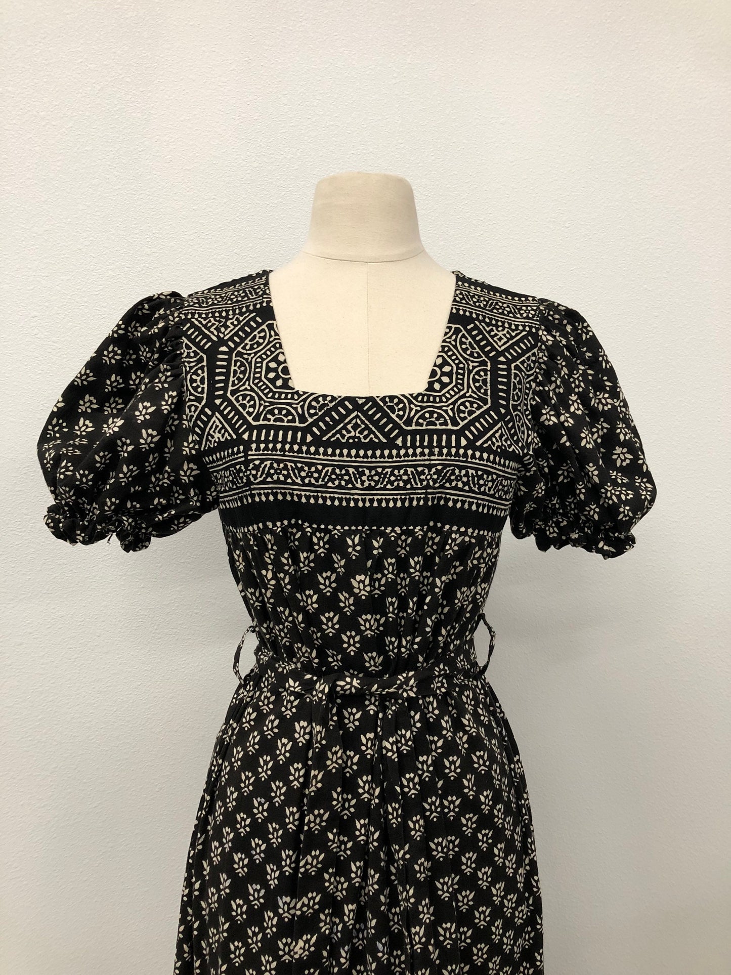 Back zipper string belt white black short sleeve long dress cotton made in pakistan block print women