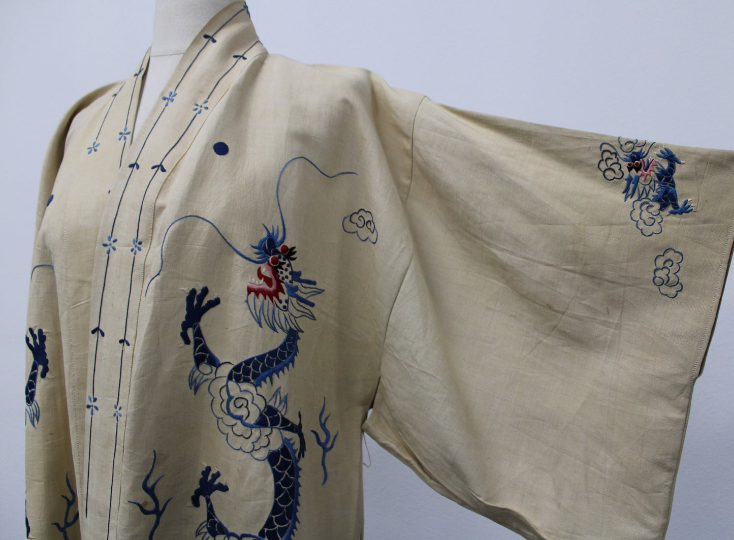 Kimono vintage embroidered dragon blue rare japanese robe antique collectible unique beige cloud