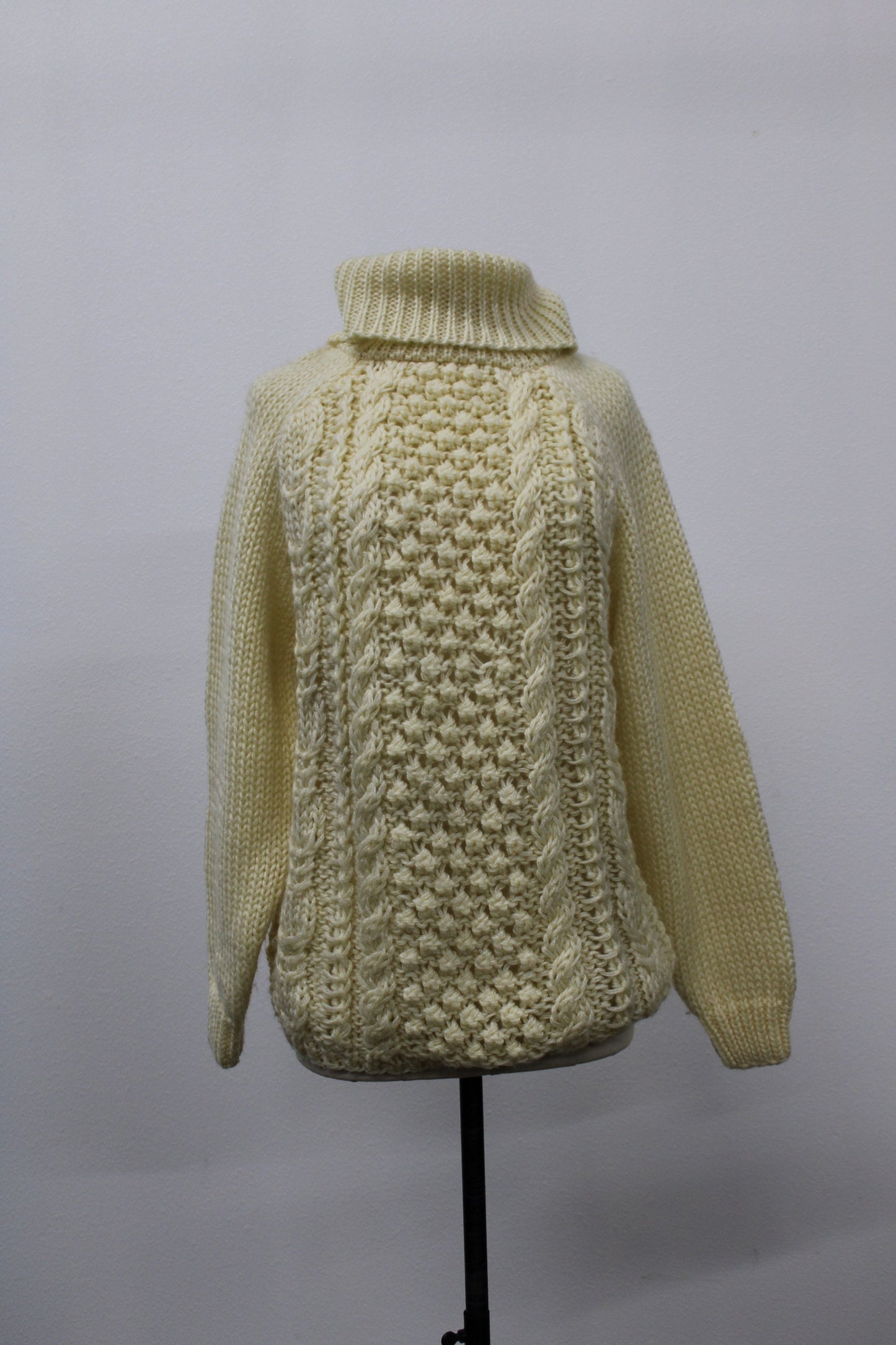 Sweater hand knit turtle neck 70's white unisex
