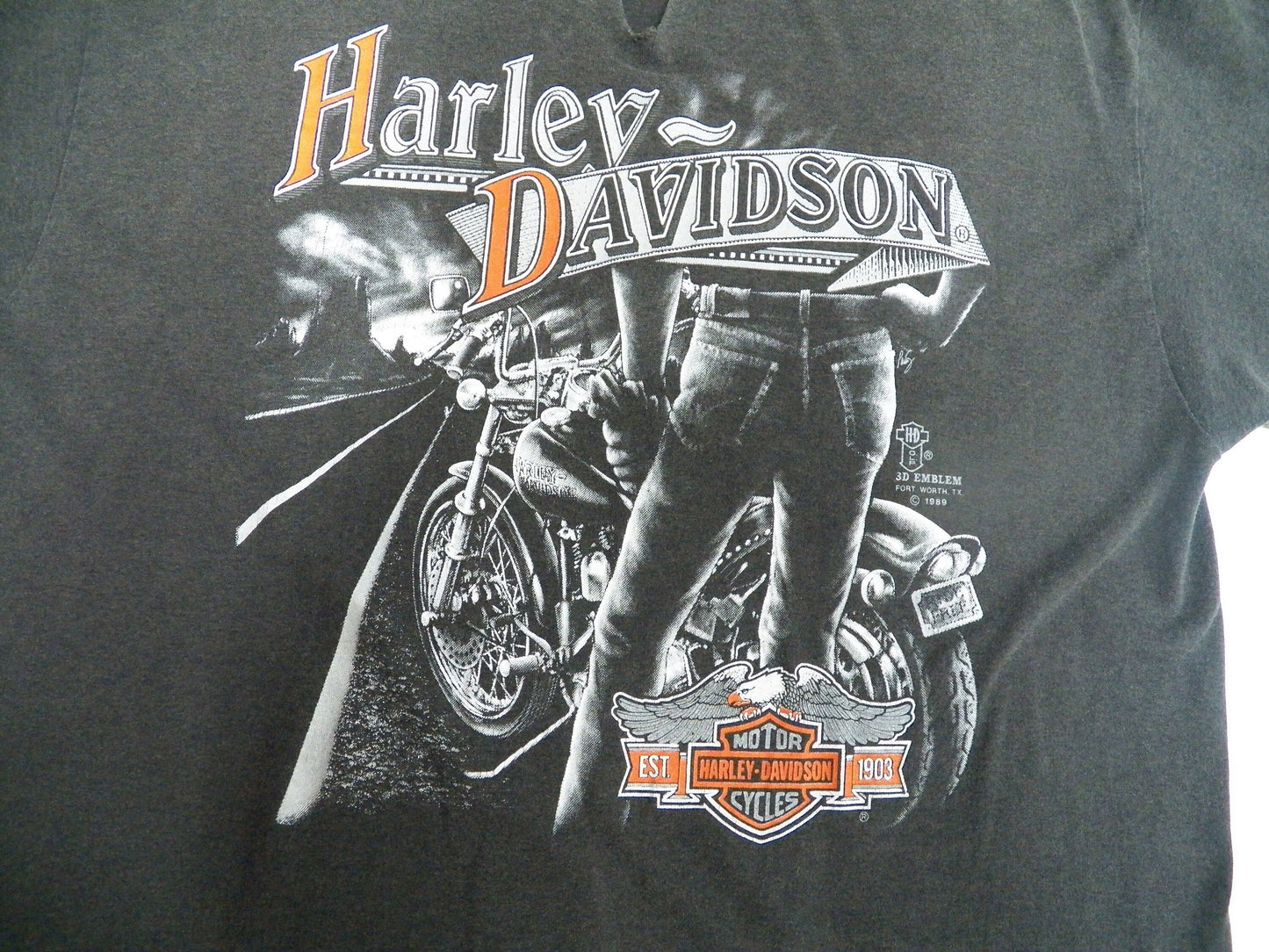 Harley davidson black 3d emblem 1989 fort worth tx naperville illinois vintage t-shirt