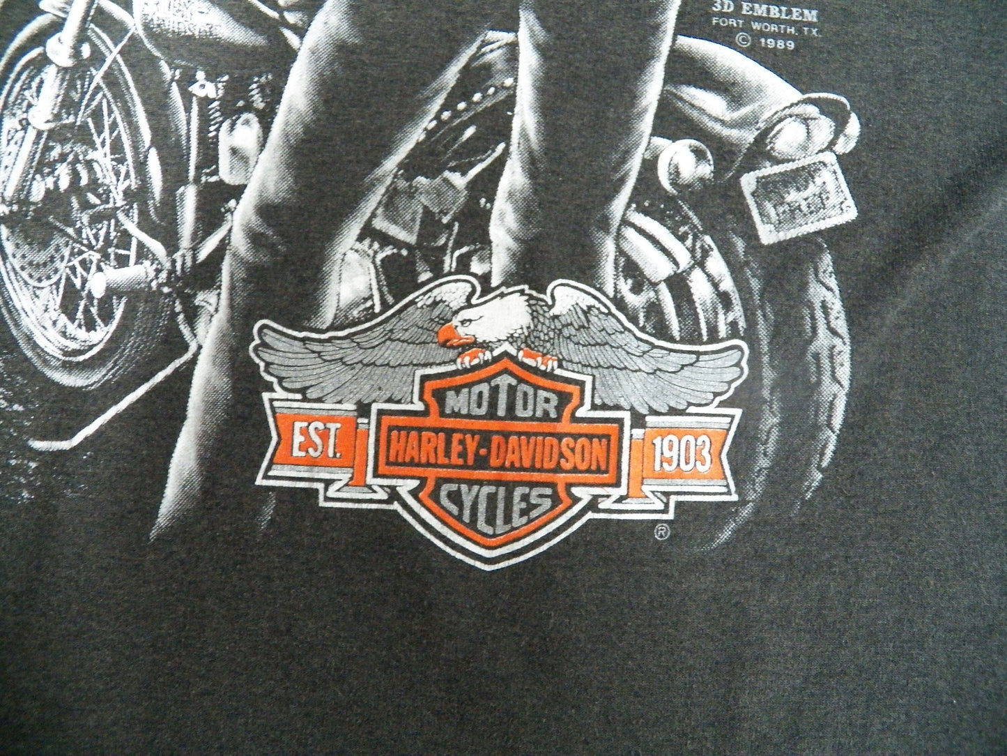 Harley davidson black 3d emblem 1989 fort worth tx naperville illinois vintage t-shirt