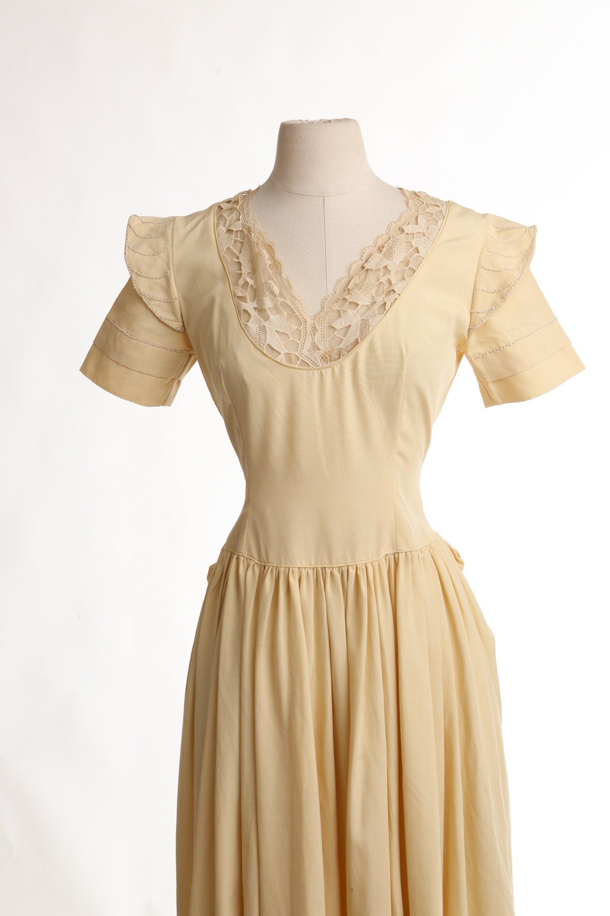 Vintage 40's dress ball gown biege women vitorian formal casual event evening