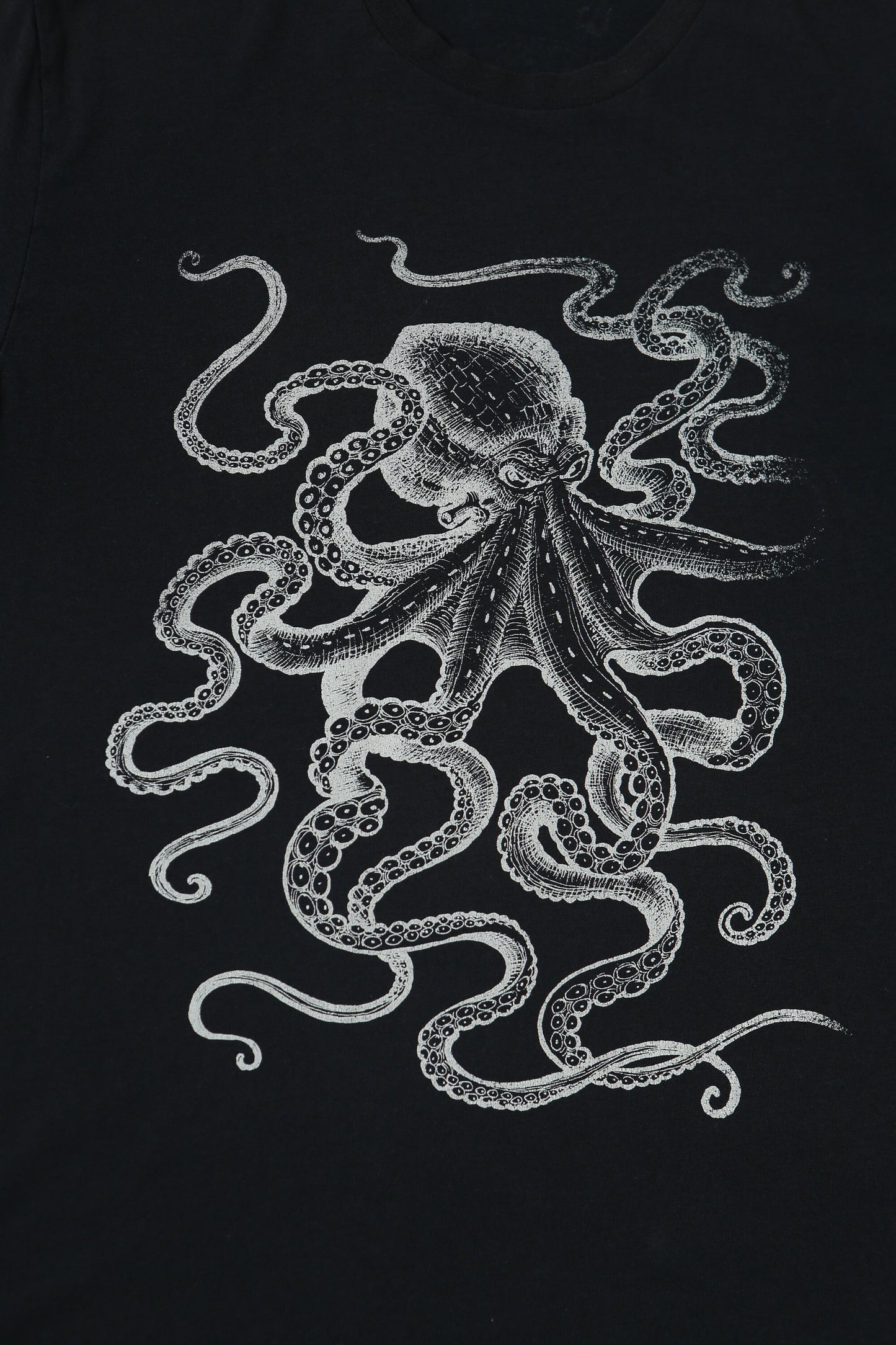 Octopus graphic t-shirt black sea feral city