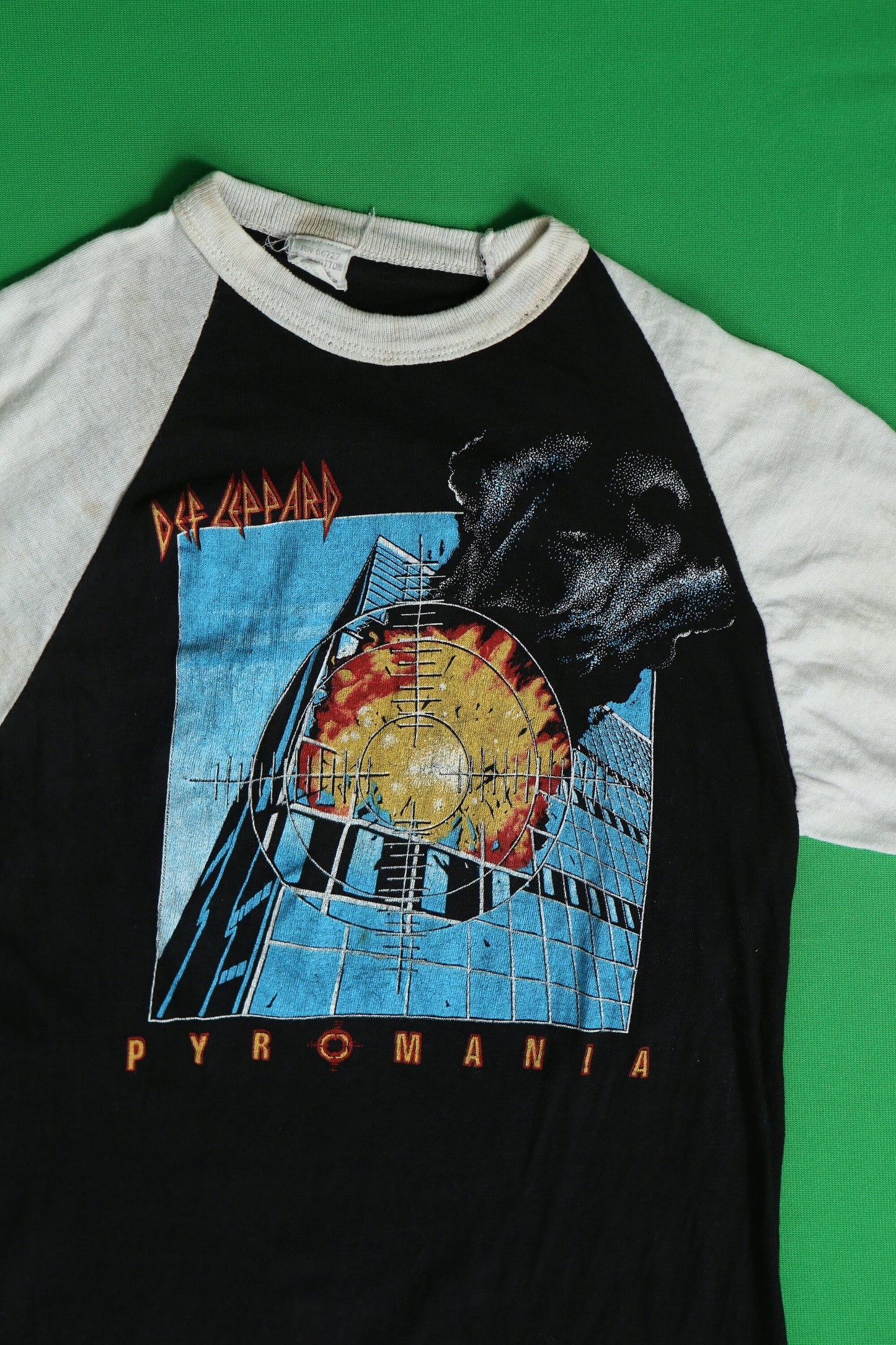 Def leppard pyromania vintage graphic concert t-shirt baseball tour