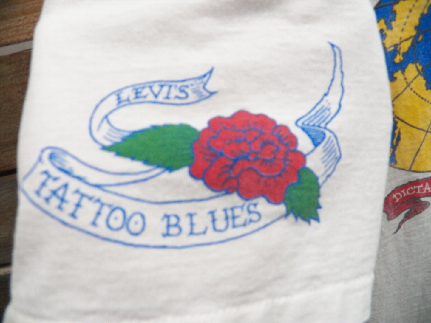 Levi's t-shirt white tattoo blues graphic cotton vintage world rose