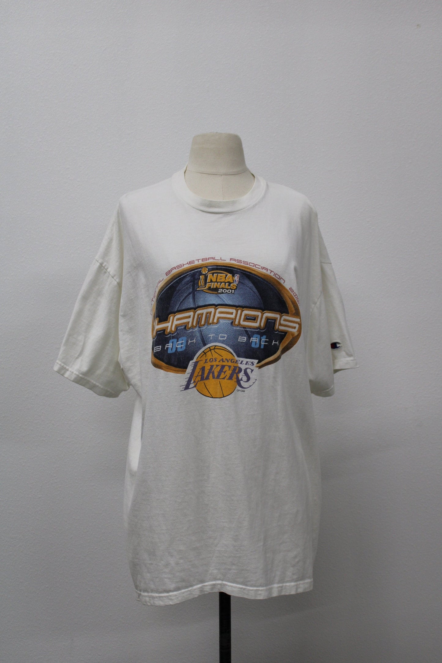 Lakers los angeles t-shirt white nba finals 2001 back to back champions basketball graphic