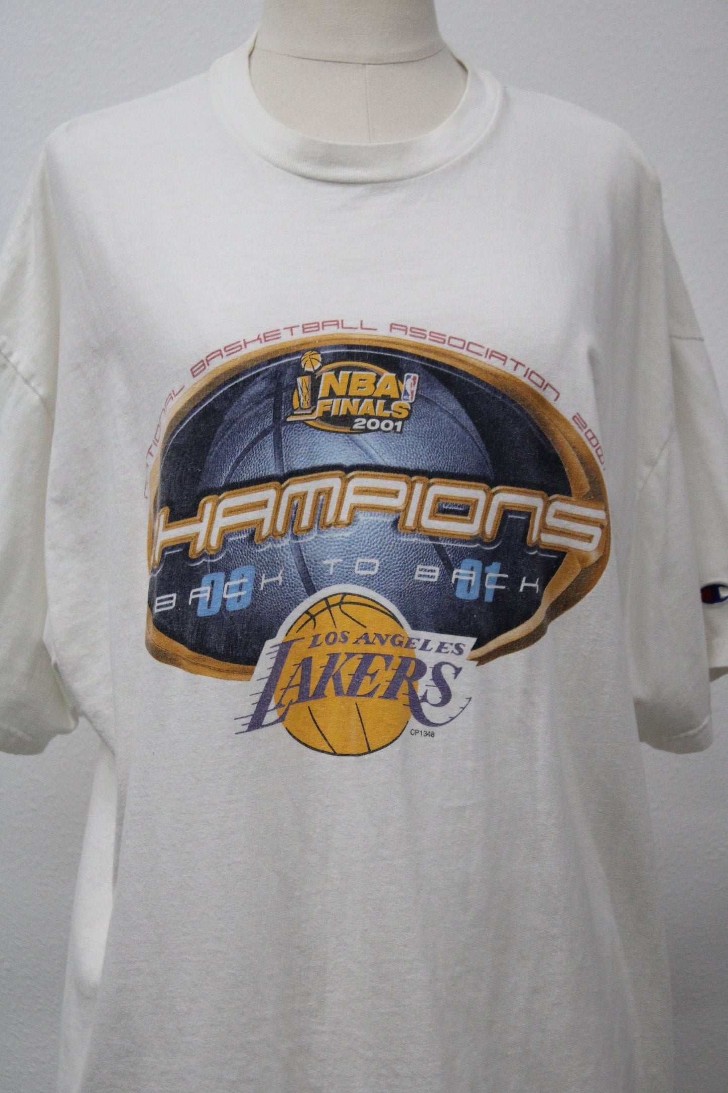 Lakers los angeles t-shirt white nba finals 2001 back to back champions basketball graphic