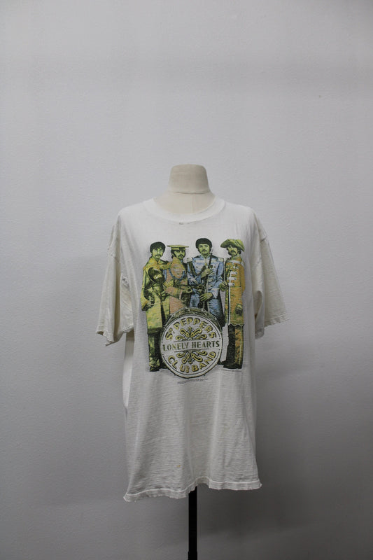 Vintage the beatles t-shirt white sargent pepper's club band lonely hearts 1996 graphic