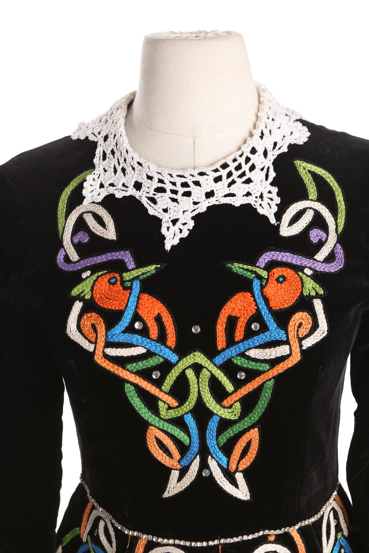 Vintage Black Velvet Dress with Embroidered Details - Era (50's - 60's)