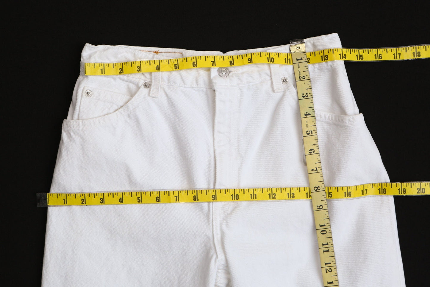 Vintage 951 Levi's white denim pants / jeans high waist / women 90's cut off relaxed fit jeans