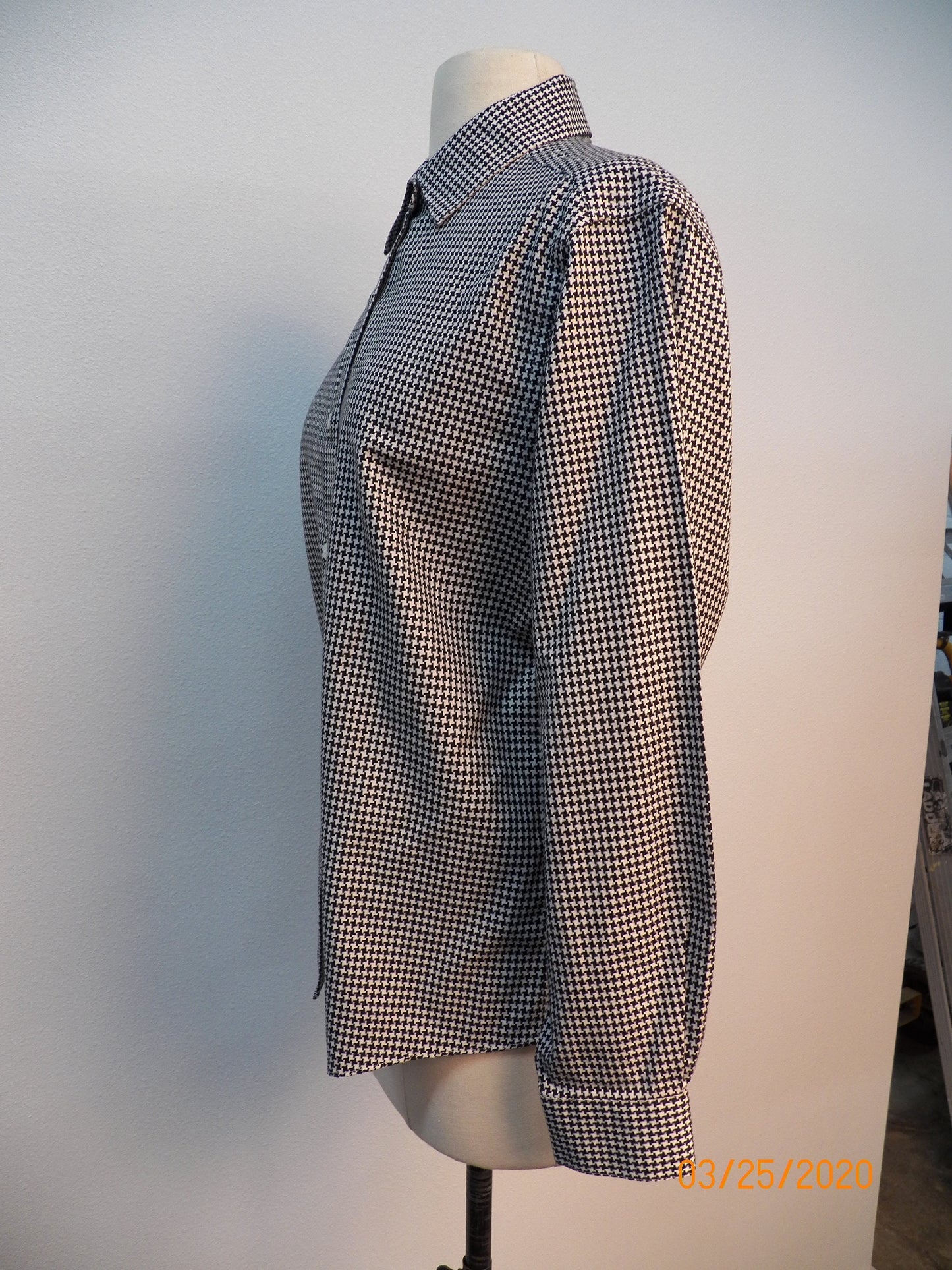 Black white plaid top women casual button up blouse