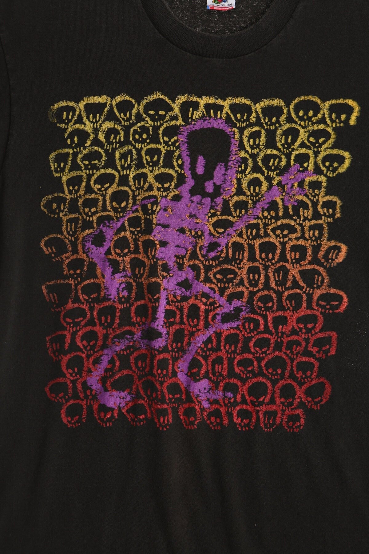 Vintage graphic 90's black t-shirt fruit of the loom l shirt purple skeleton skulls