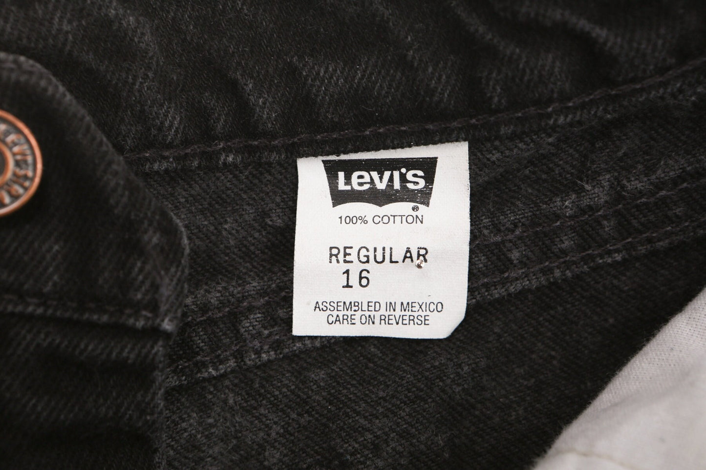 Vintage black high waist levi's jeans denim pants regular fit 16 size 90's y2k