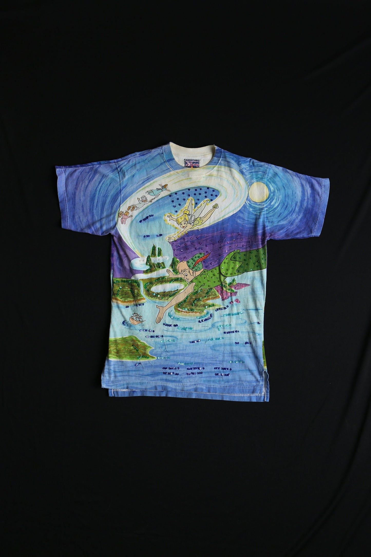 Vintage disney t-shirt painted peter pan thinker bell movie rare made exclusive collectible