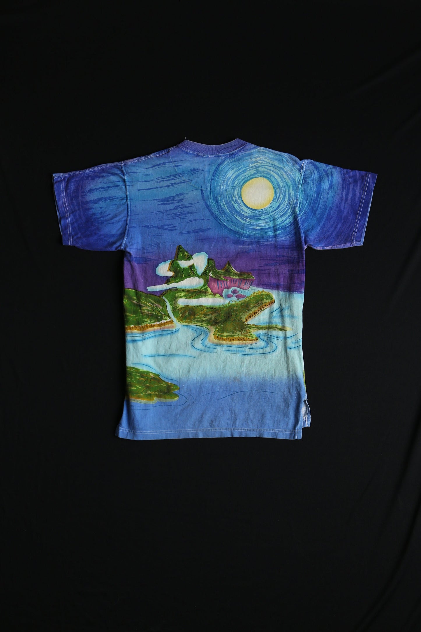 Vintage disney t-shirt painted peter pan thinker bell movie rare made exclusive collectible