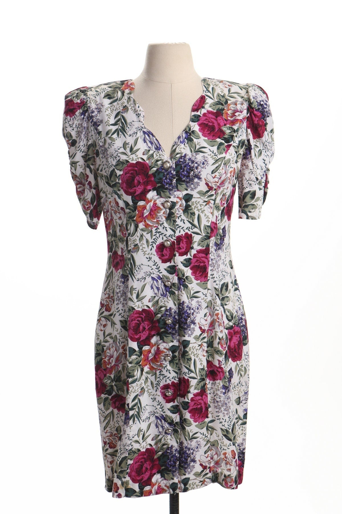 Vintage floral print white red roses casual rayon pearl button front closure shoulder pads