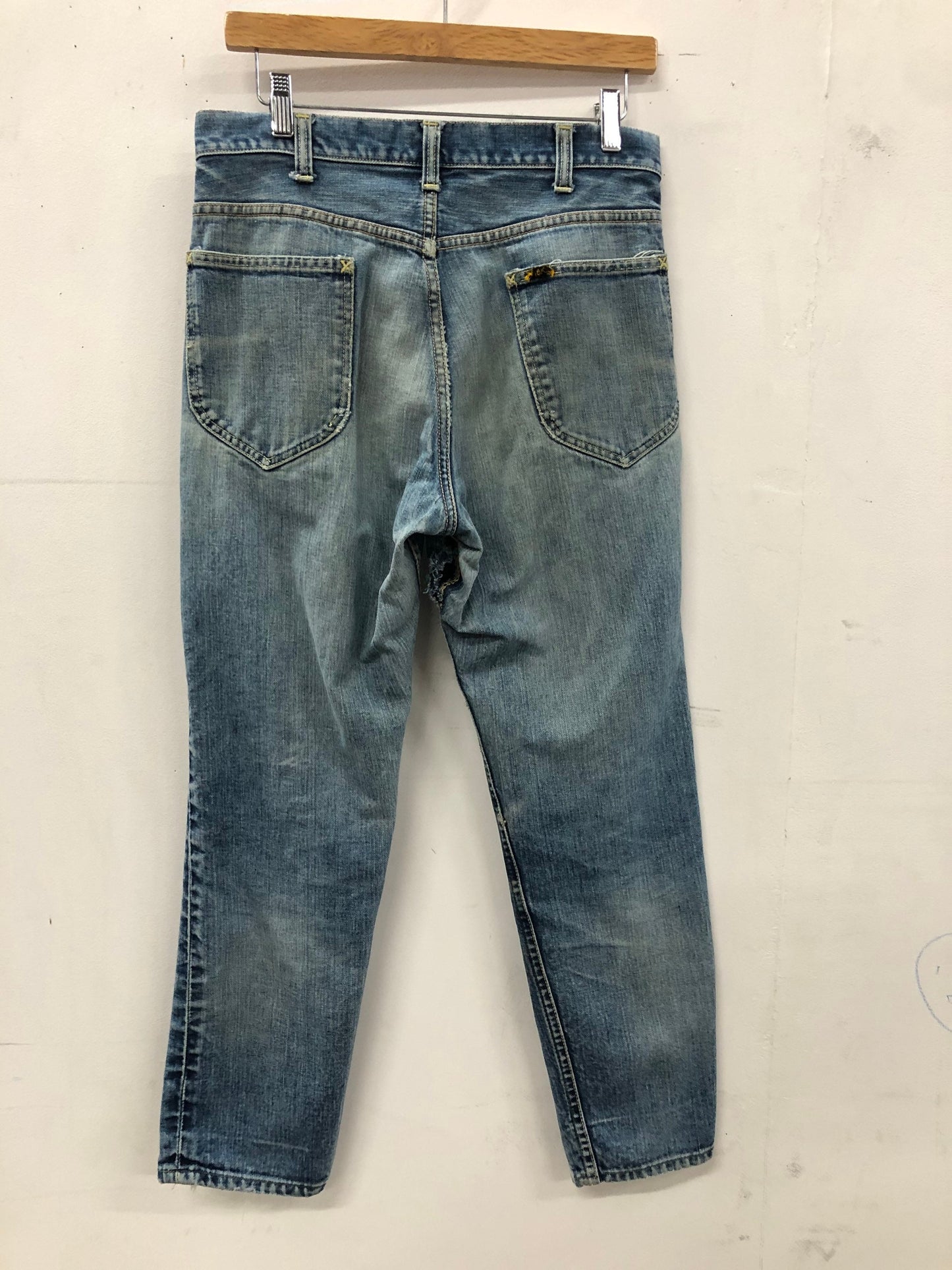 70s 60s steel zipper zipper fly ripped distressed medium wash jeans lee vintage