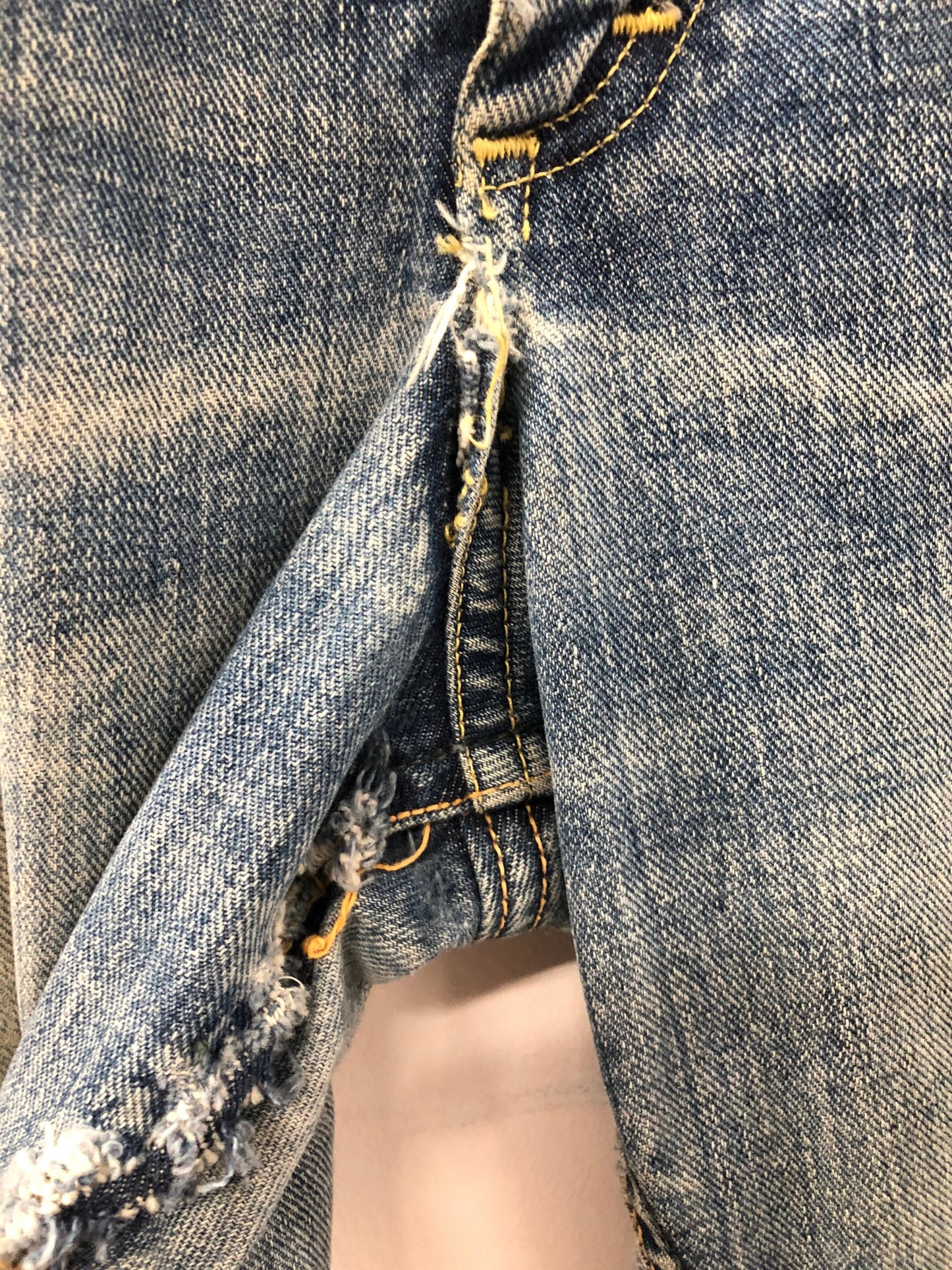 70s 60s steel zipper zipper fly ripped distressed medium wash jeans lee vintage