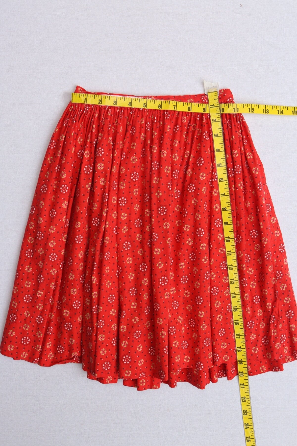 Vintage women red spades print cotton summer skirt 50's 40's short button