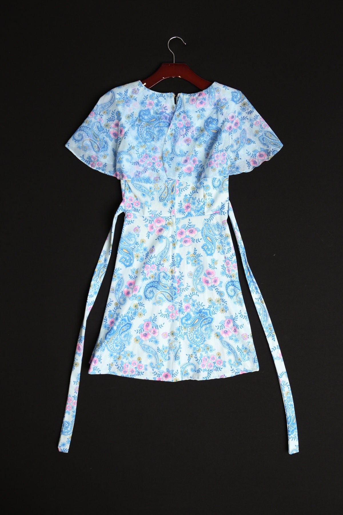 Vintage women 70's red paisley short floral print dress tie