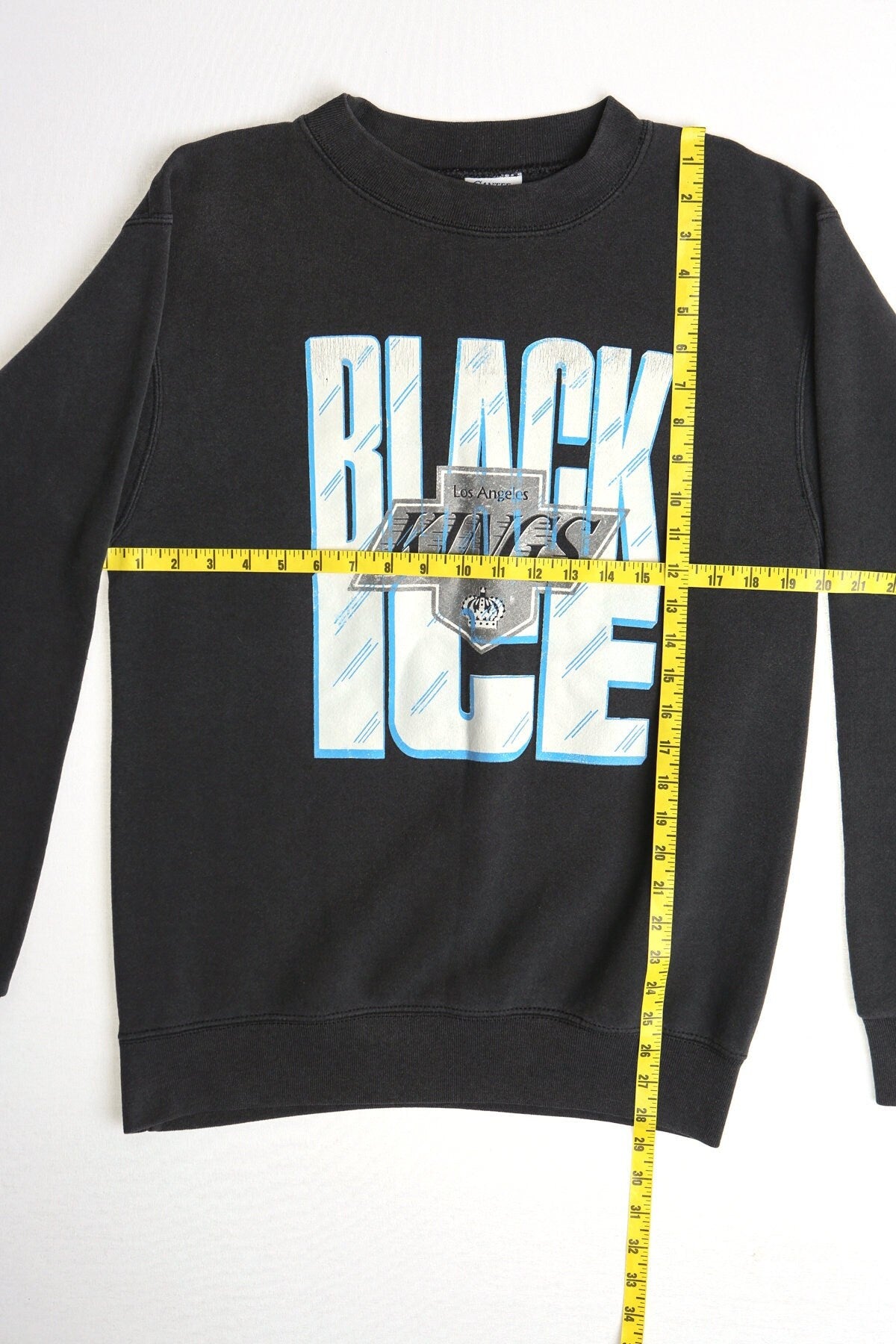 Vintage la los angeles kings graphic black ice sweatshirt 90's