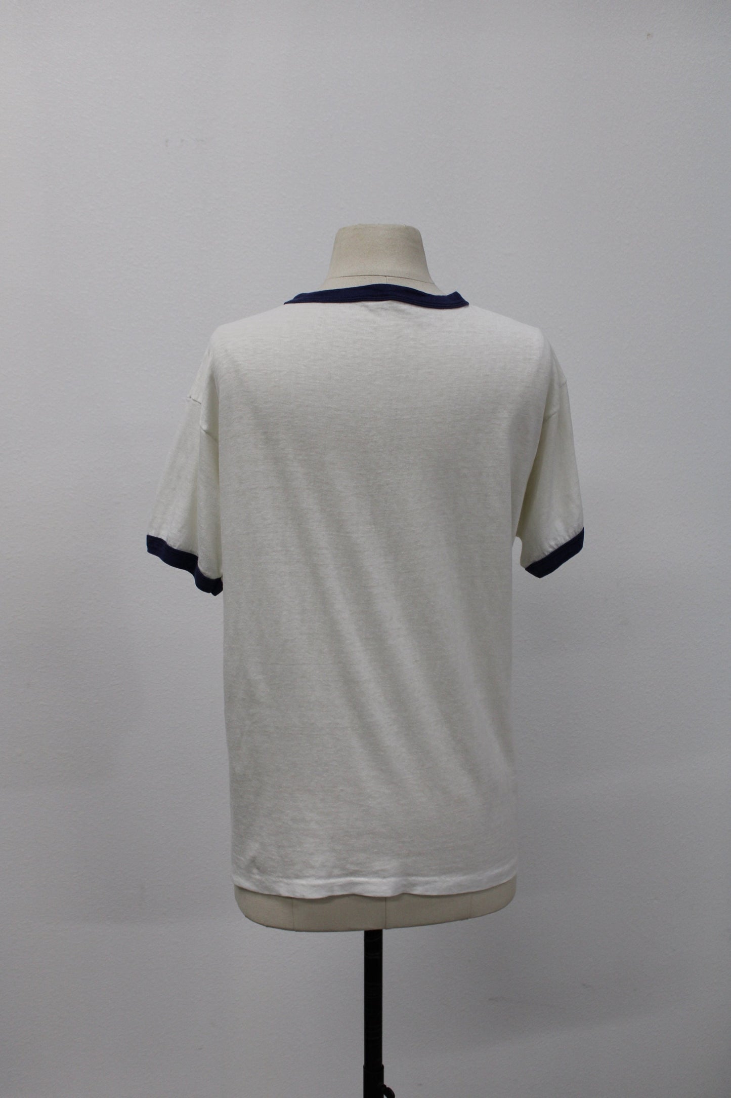 Smith and wesson vintage graphic sw hanes label made in usa t-shirt 70's 80's