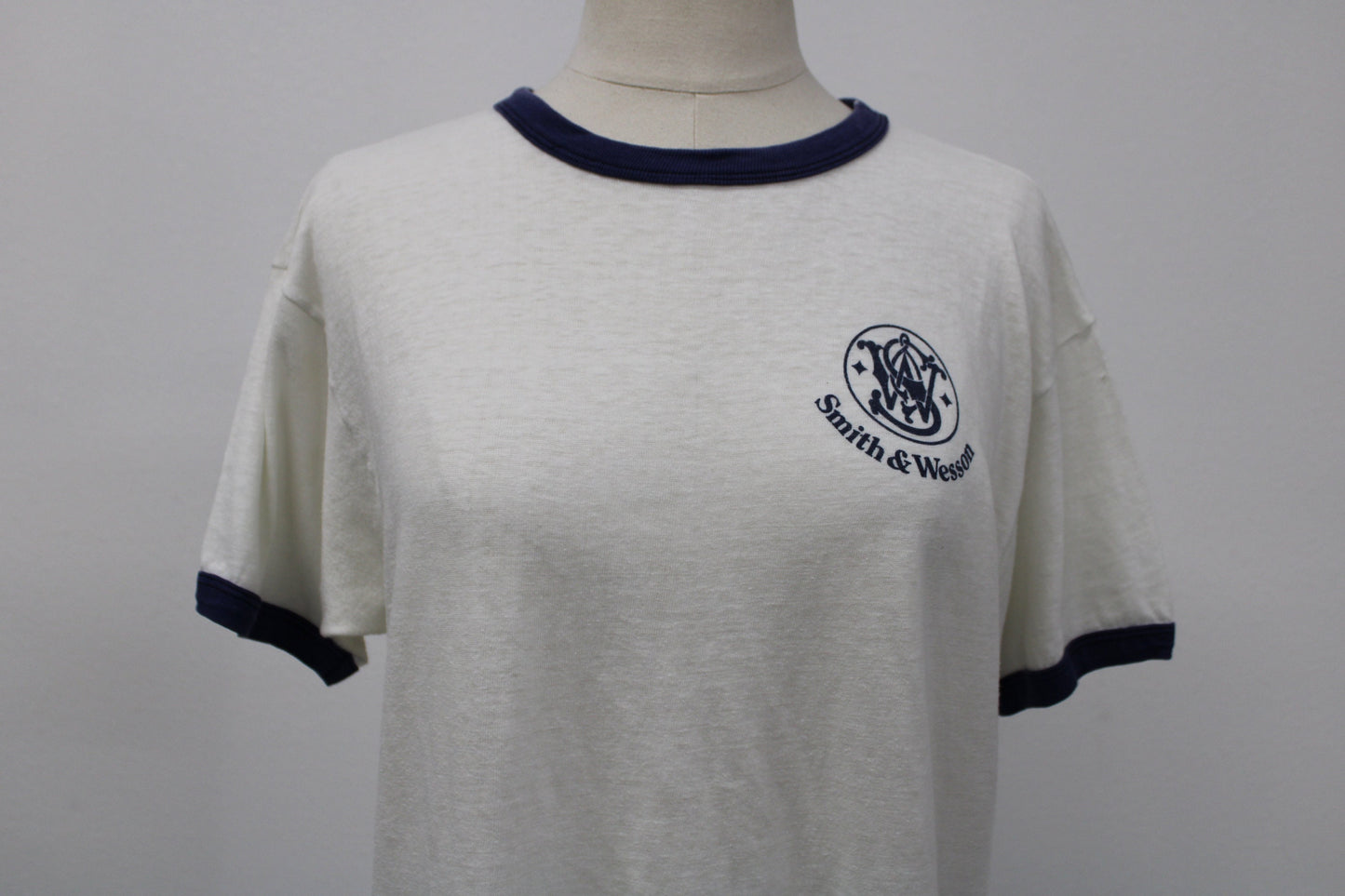 Smith and wesson vintage graphic sw hanes label made in usa t-shirt 70's 80's