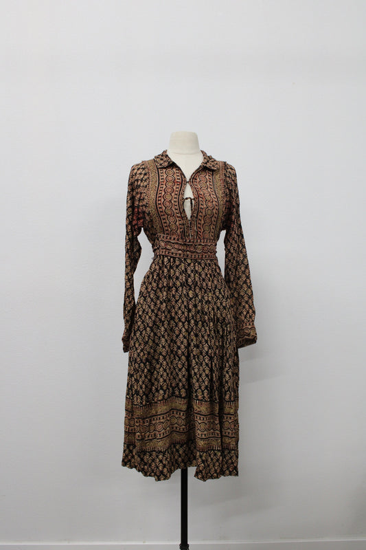 Vintage made in india dress bohemian hippie indian floral print hand block print waist belt open chest size small women