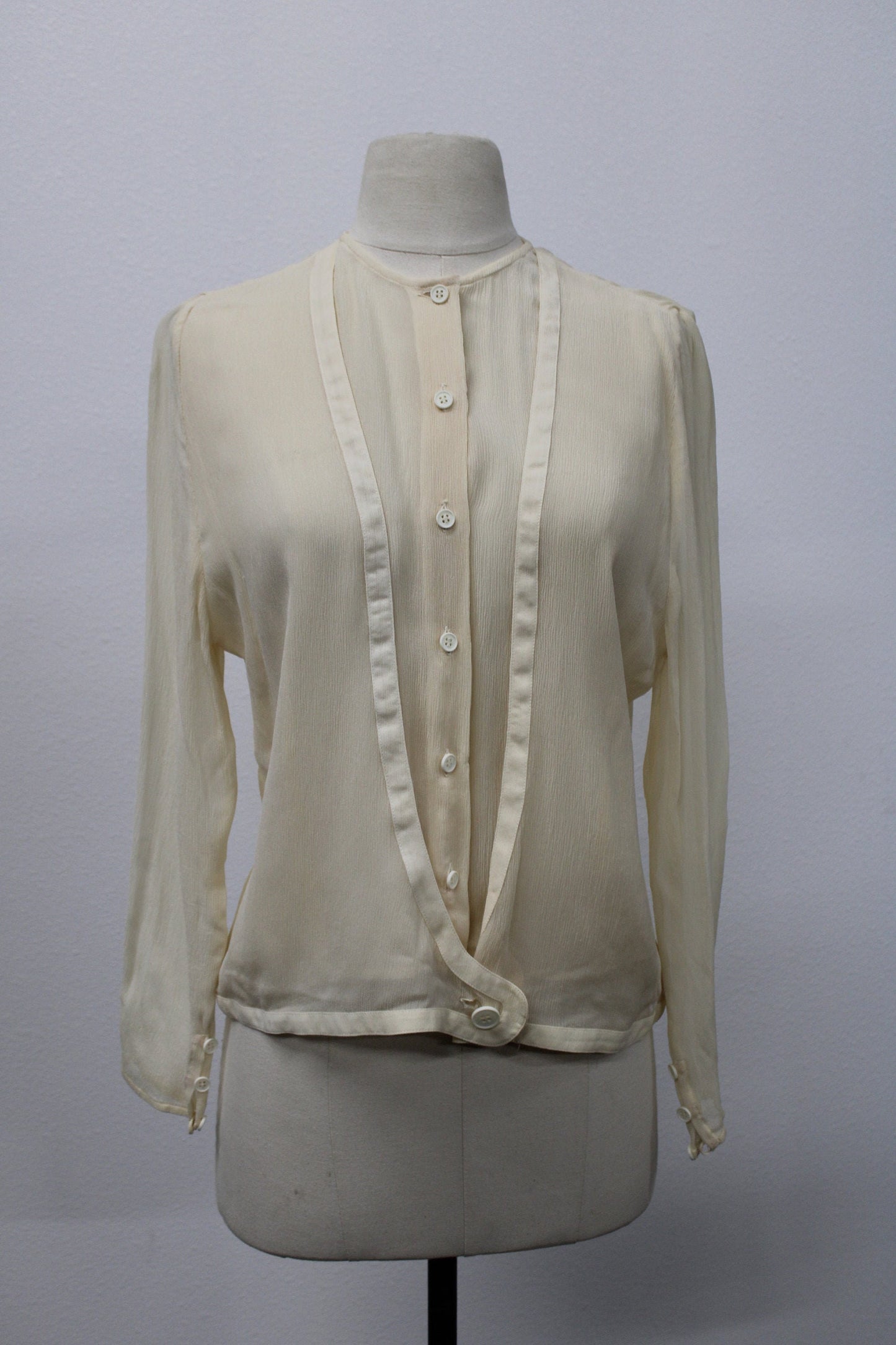 Georgio armani women silk top blouse beige made in italy button up casual off white