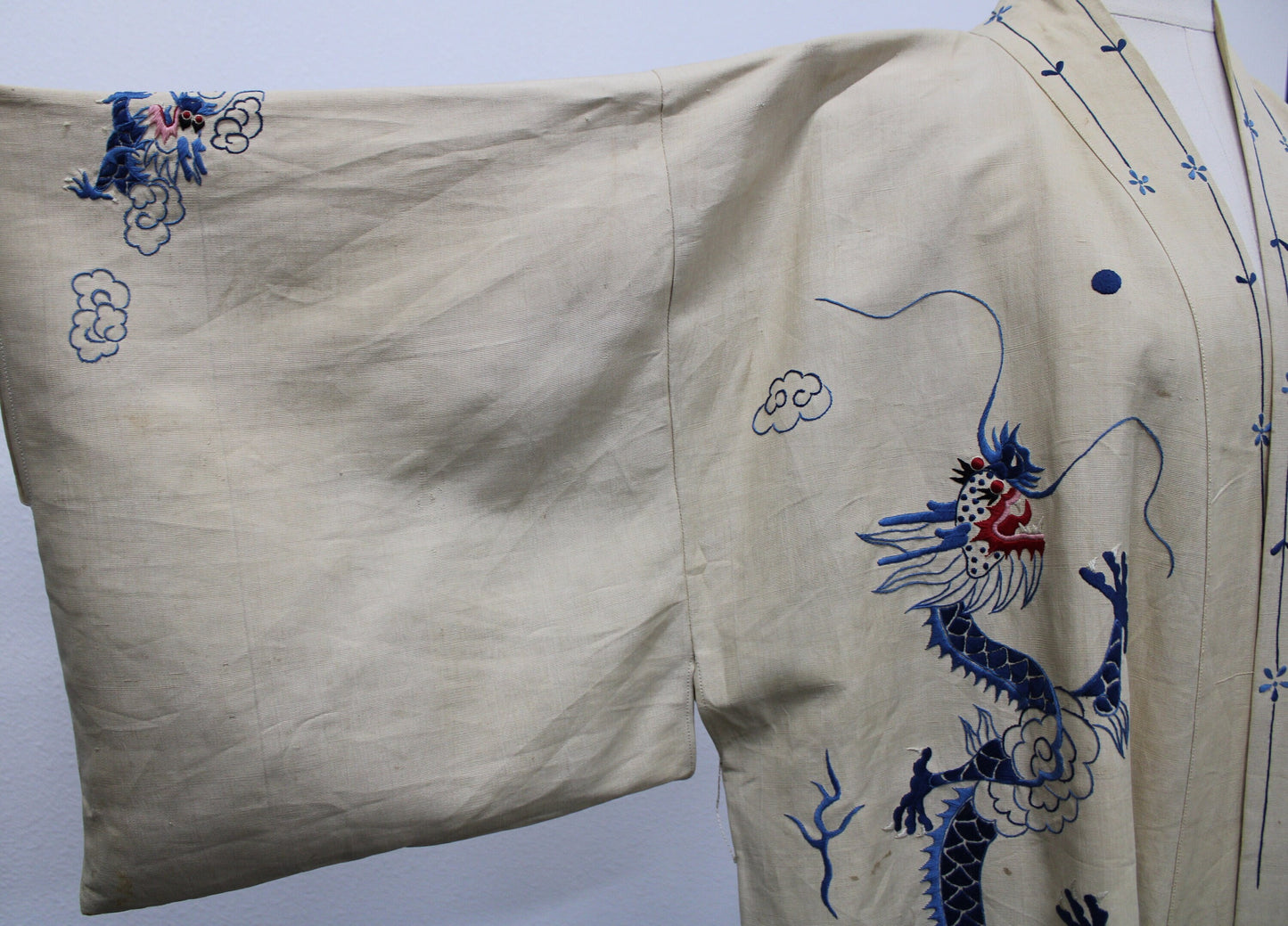 Kimono vintage embroidered dragon blue rare japanese robe antique collectible unique beige cloud