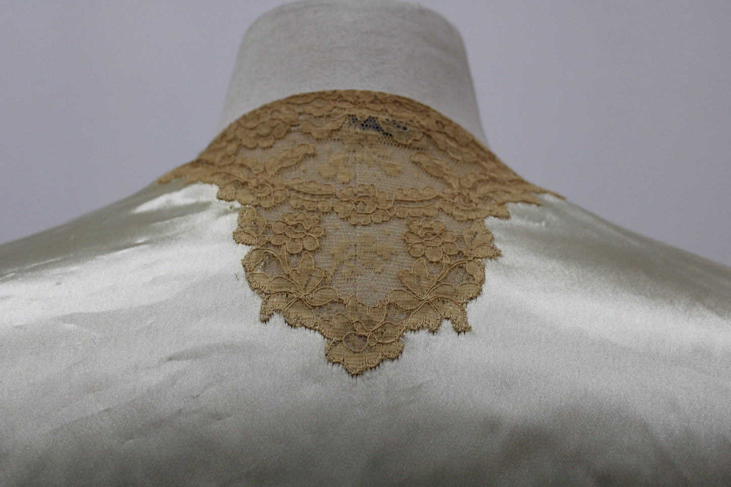 Vintage victorian women lace nightgown blouse beige