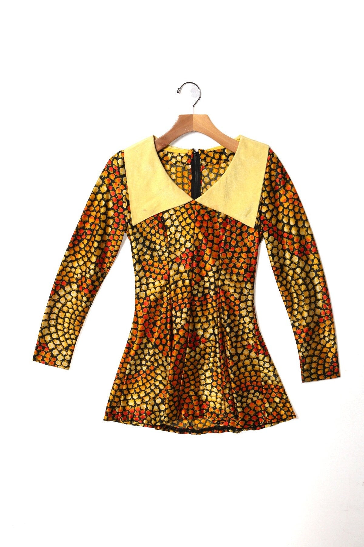 Vintage women 70's polyester peach print short summer butterfly neck mod sexy