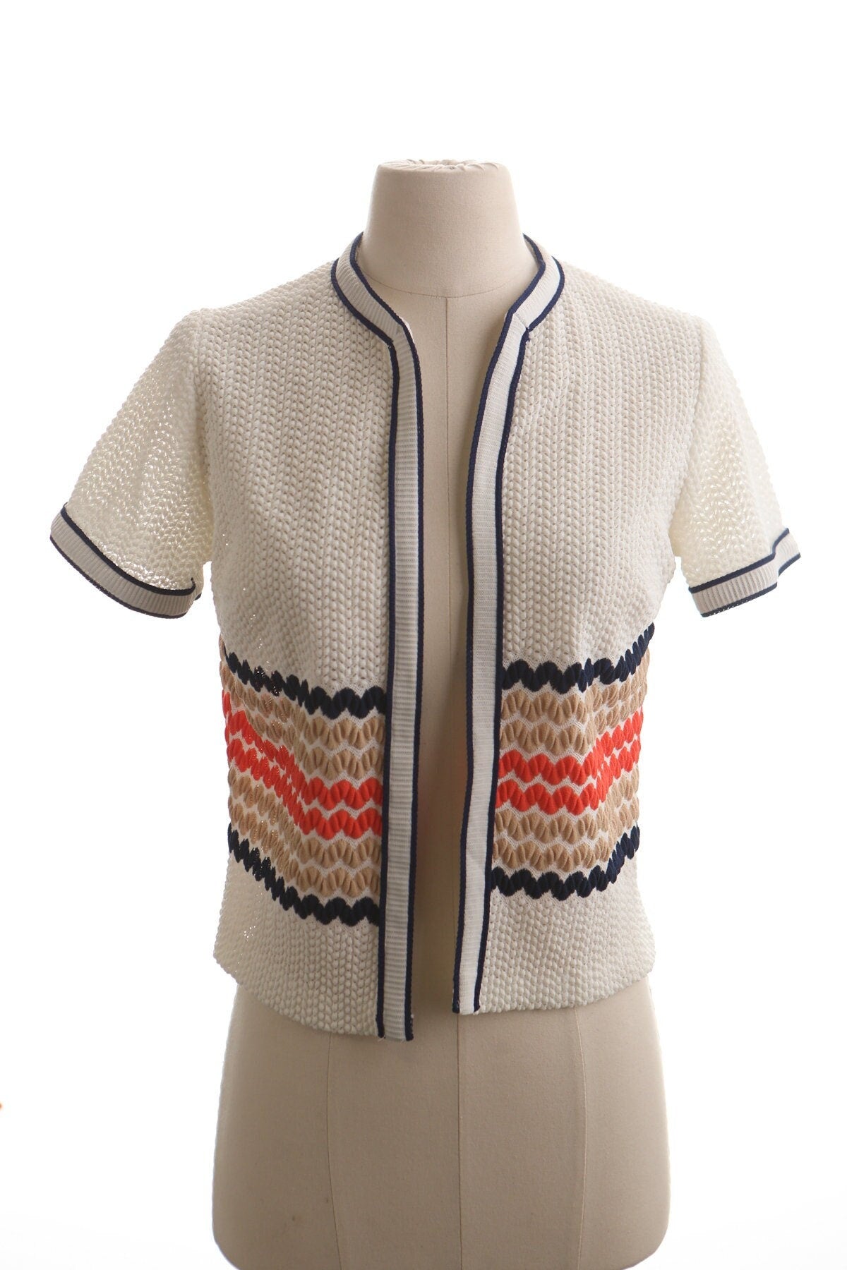 Vintage women 70's polyester white striped no clousure top blouse 60's