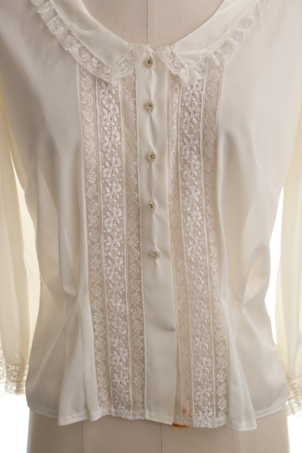 Vintage women blouse sheer white nightgown 50's 60's lace embroidered