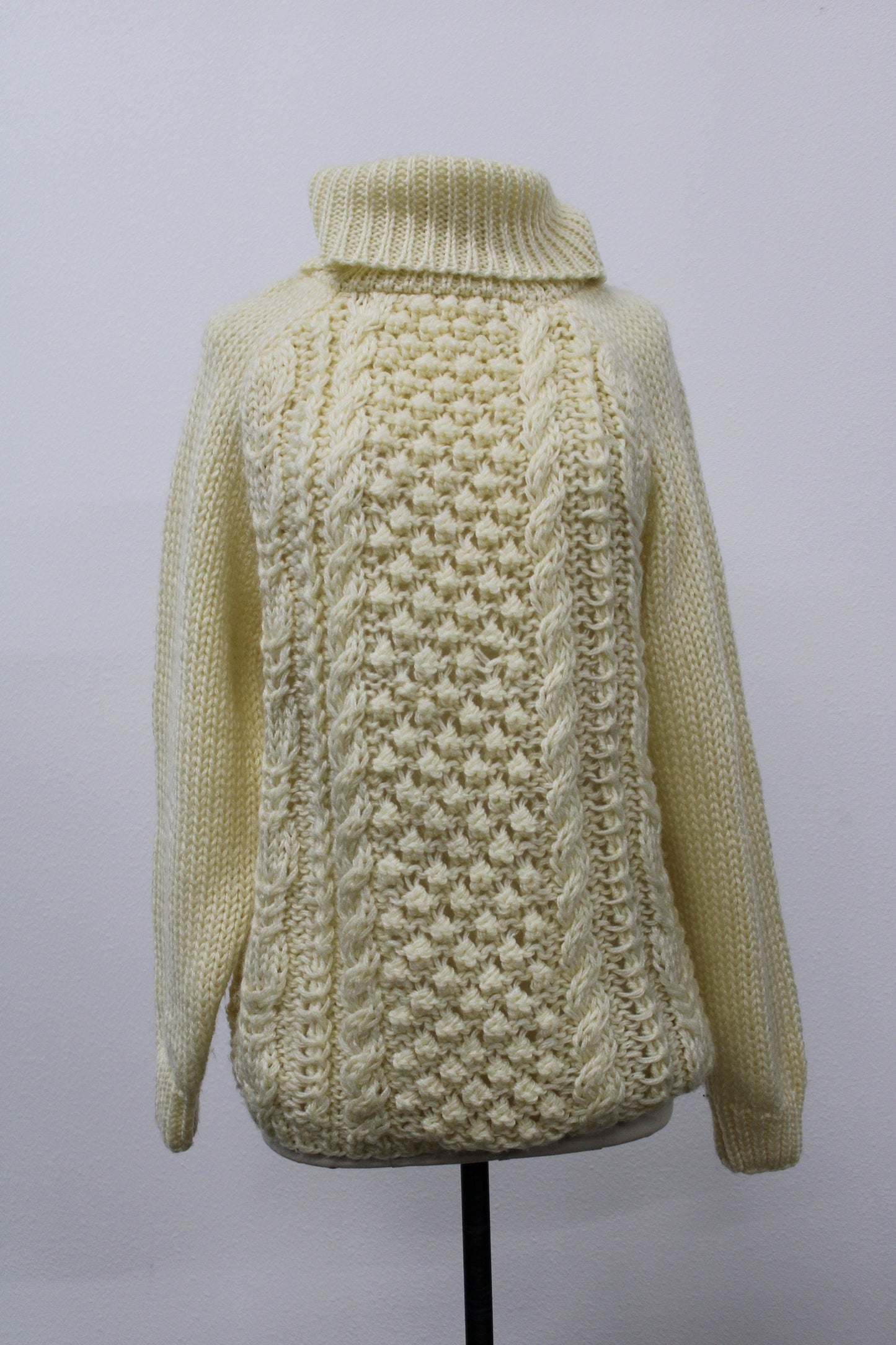 Sweater hand knit turtle neck 70's white unisex