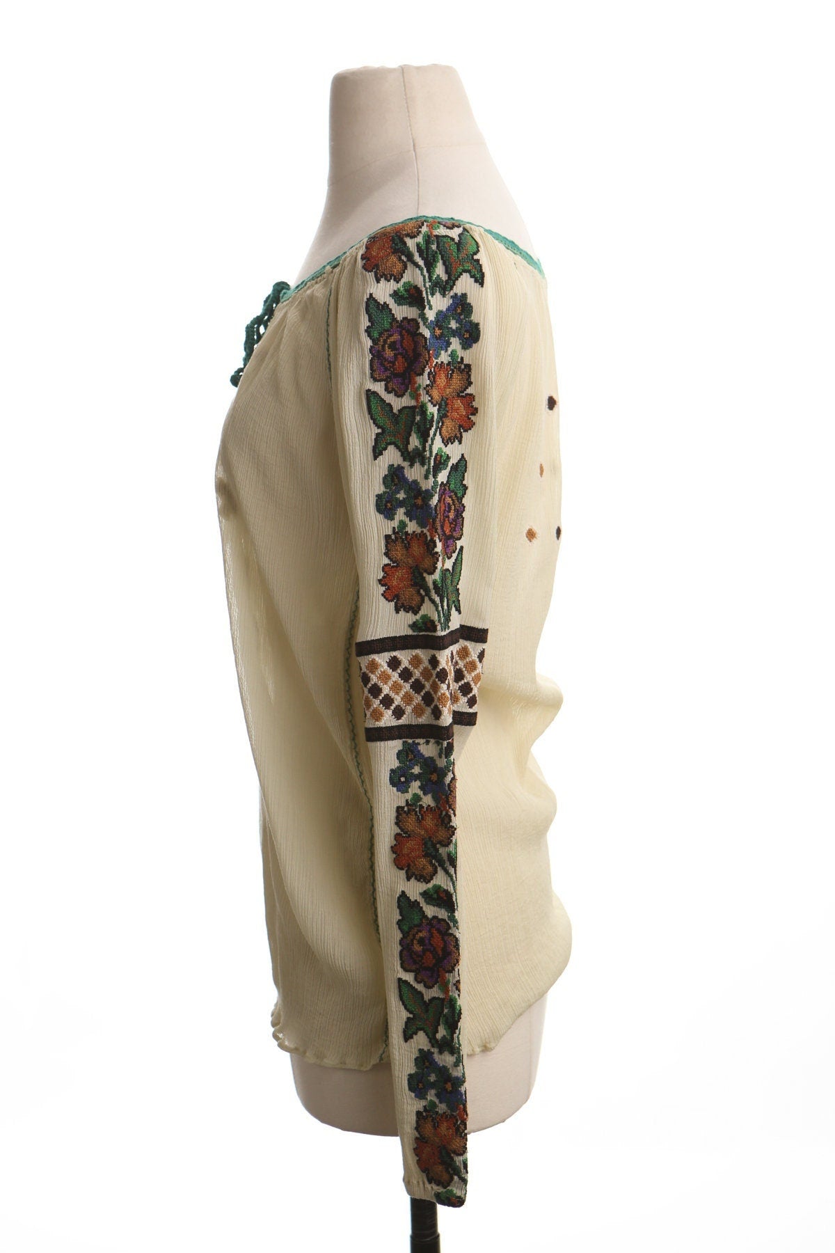 Vintage women embroidered top blouse ethnic hippie boho beige long sleeve