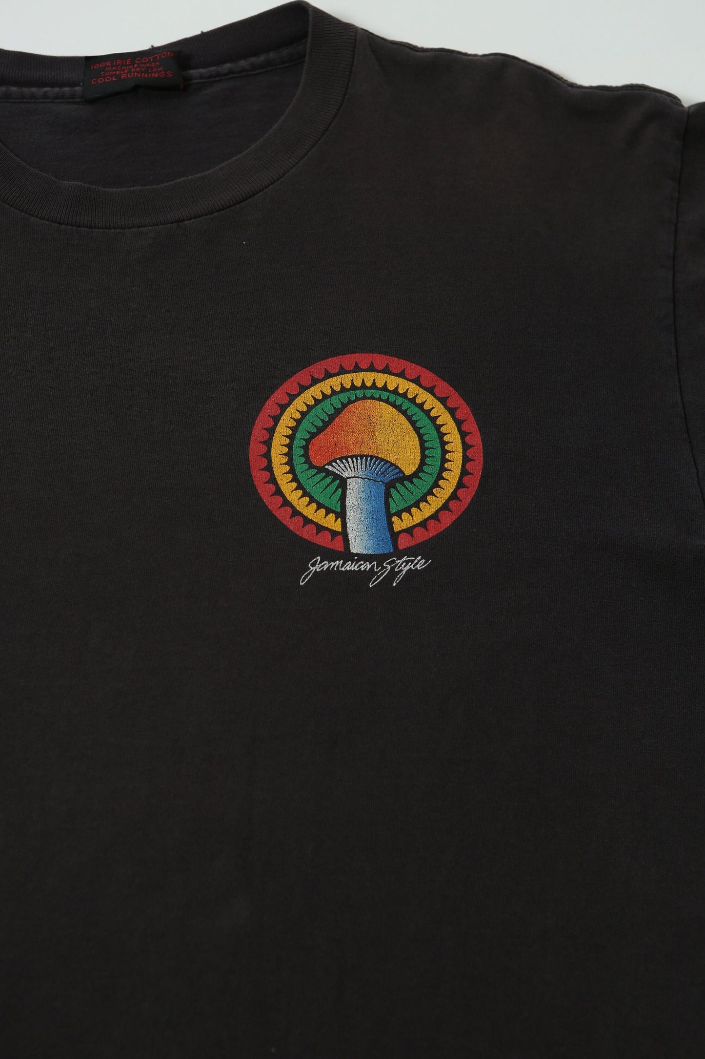 Vintage graphic t-shirt jaimaca style surfing mushrooms grateful dead ying yang surfbord