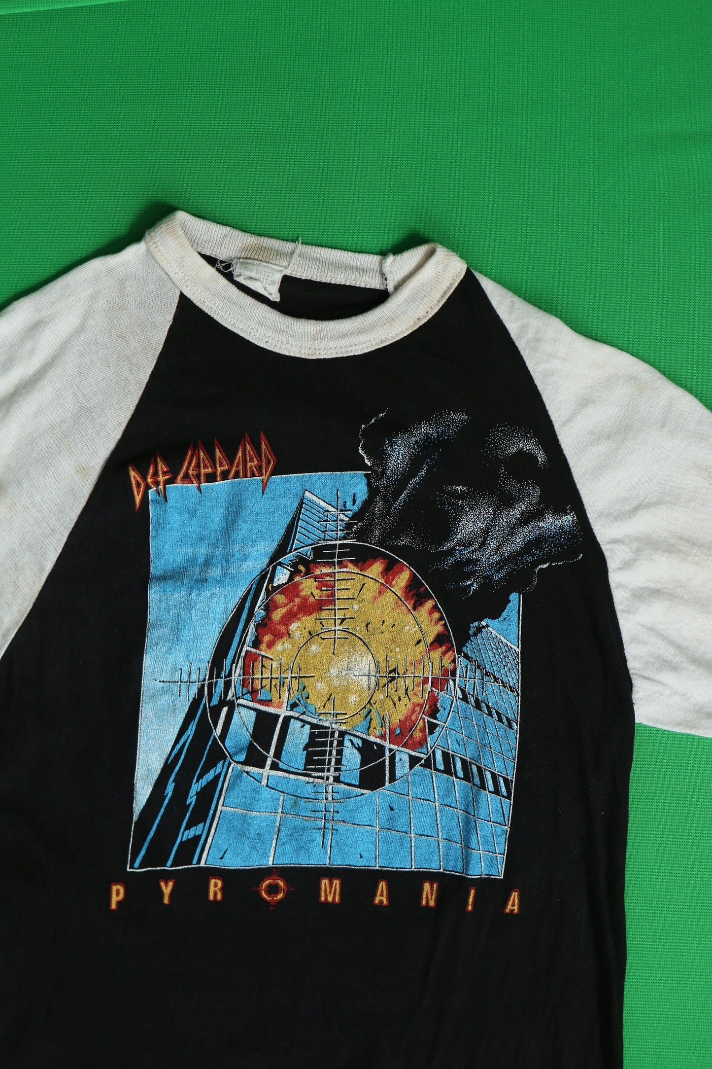 Def leppard pyromania vintage graphic concert t-shirt baseball tour