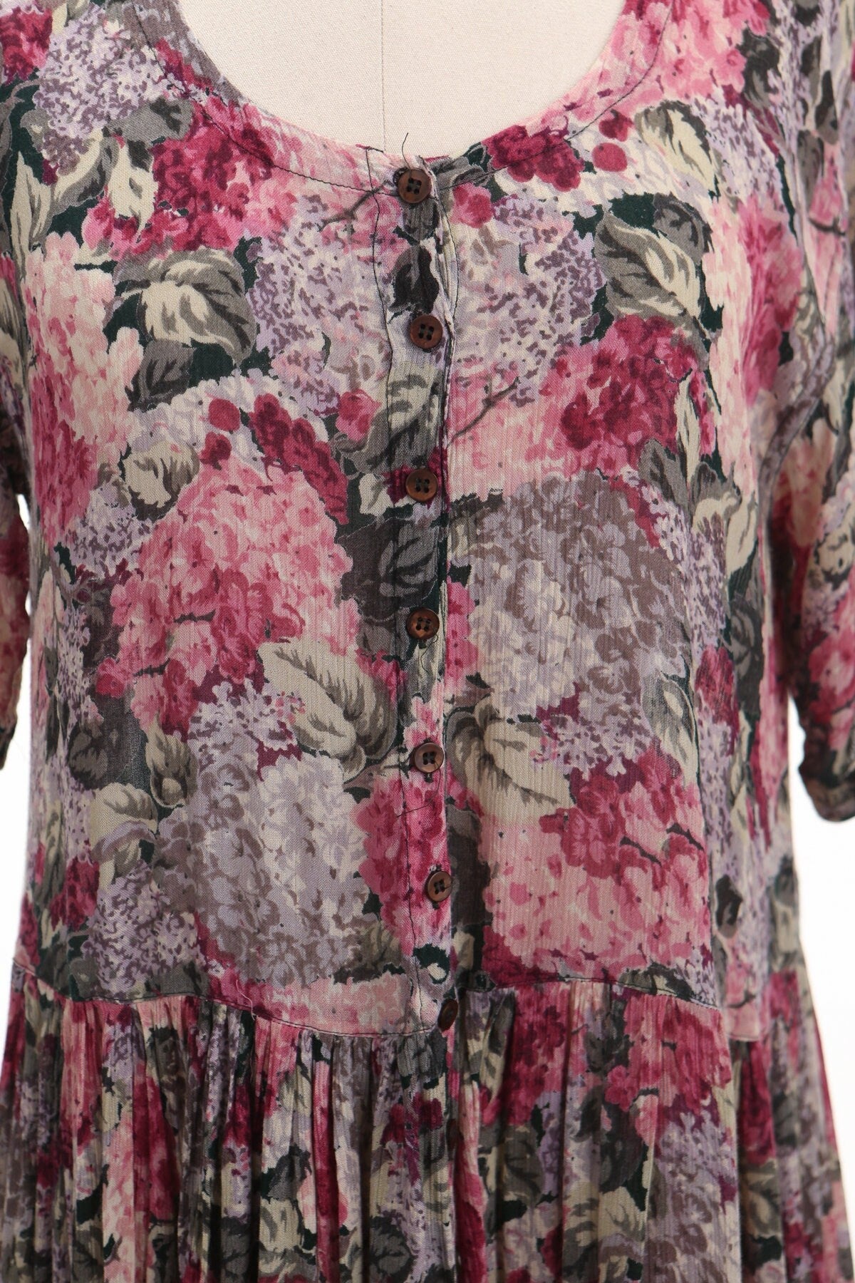 Vintage women mumu dress boho floral print 90's rayon pink flowers