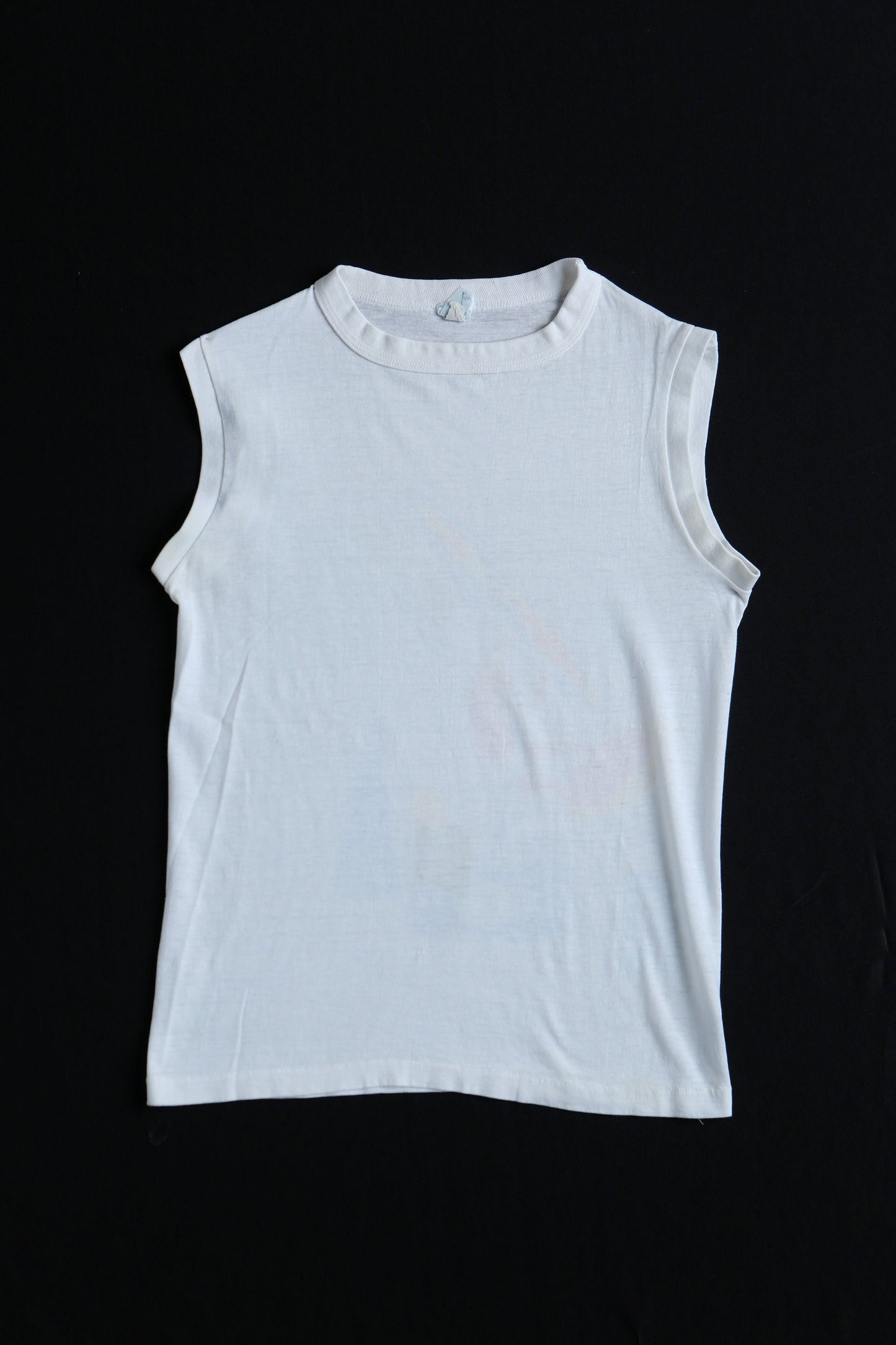 Wind surfing graphic tank top white vintage t-shirt 70's surf sea water beach