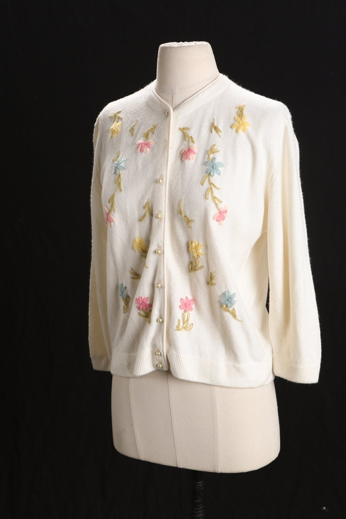 Vintage Women Cardigan Sweater with Floral Embroidered Details