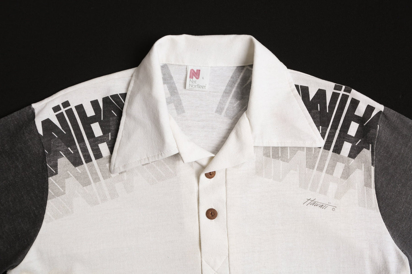 Vintage Polo Shirt with Hawaii Print on Shoulder - Era 70's - 80's