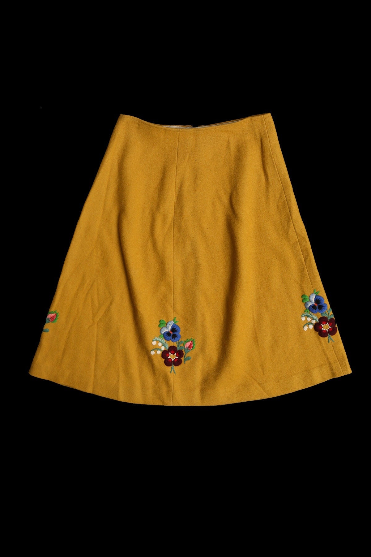 Vintage Women Yellow Flower Embroidered Two Piece Suit