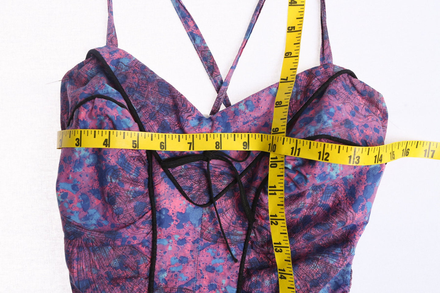 Vintage Women Swimsuit - Era 1940s - 1950s - Graphic Shell Print