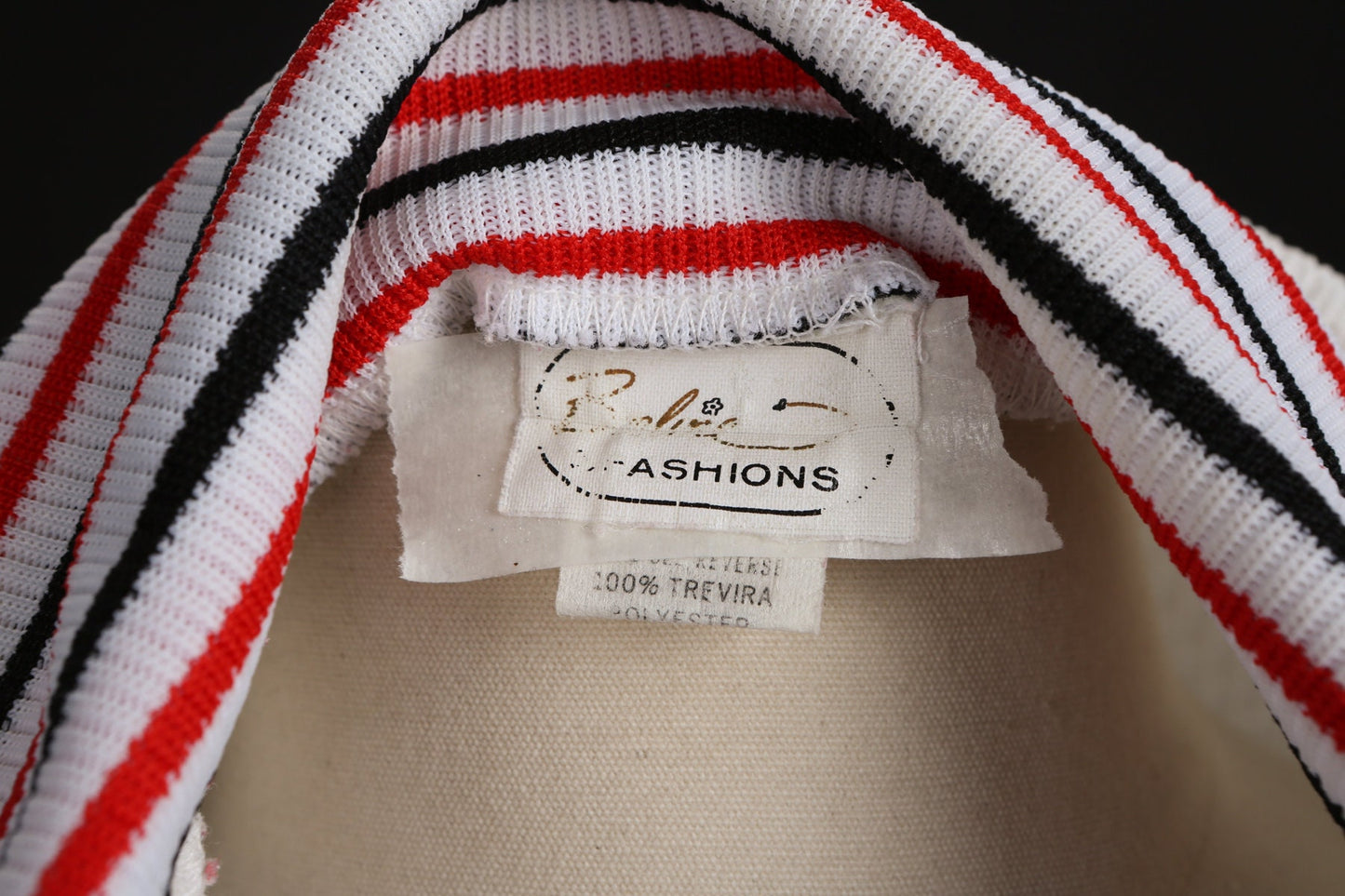 70's Women White Collared Striped Seam Button Up Long Sleeve Mod Top