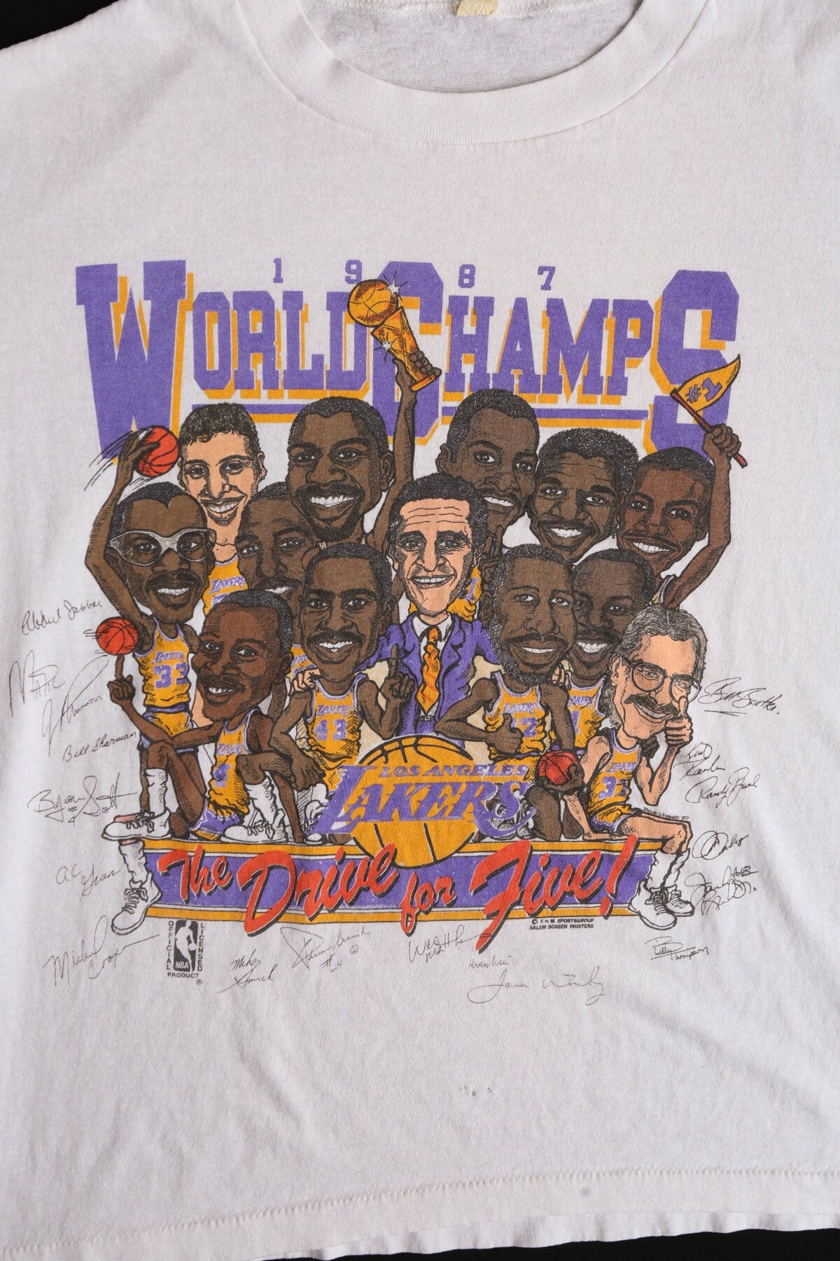 Vintage Los Angeles Lakers the Drive for Five White Graphic T-shirt