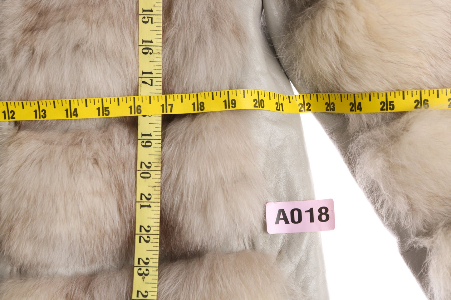 Vintage Women beige Fur Coat with Leather Seam Details - Era 60's - 70's