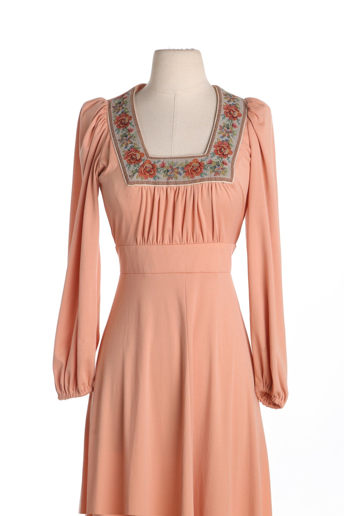 1970s Women Long Pink Boho Dress with Floral Patch Collar Detail