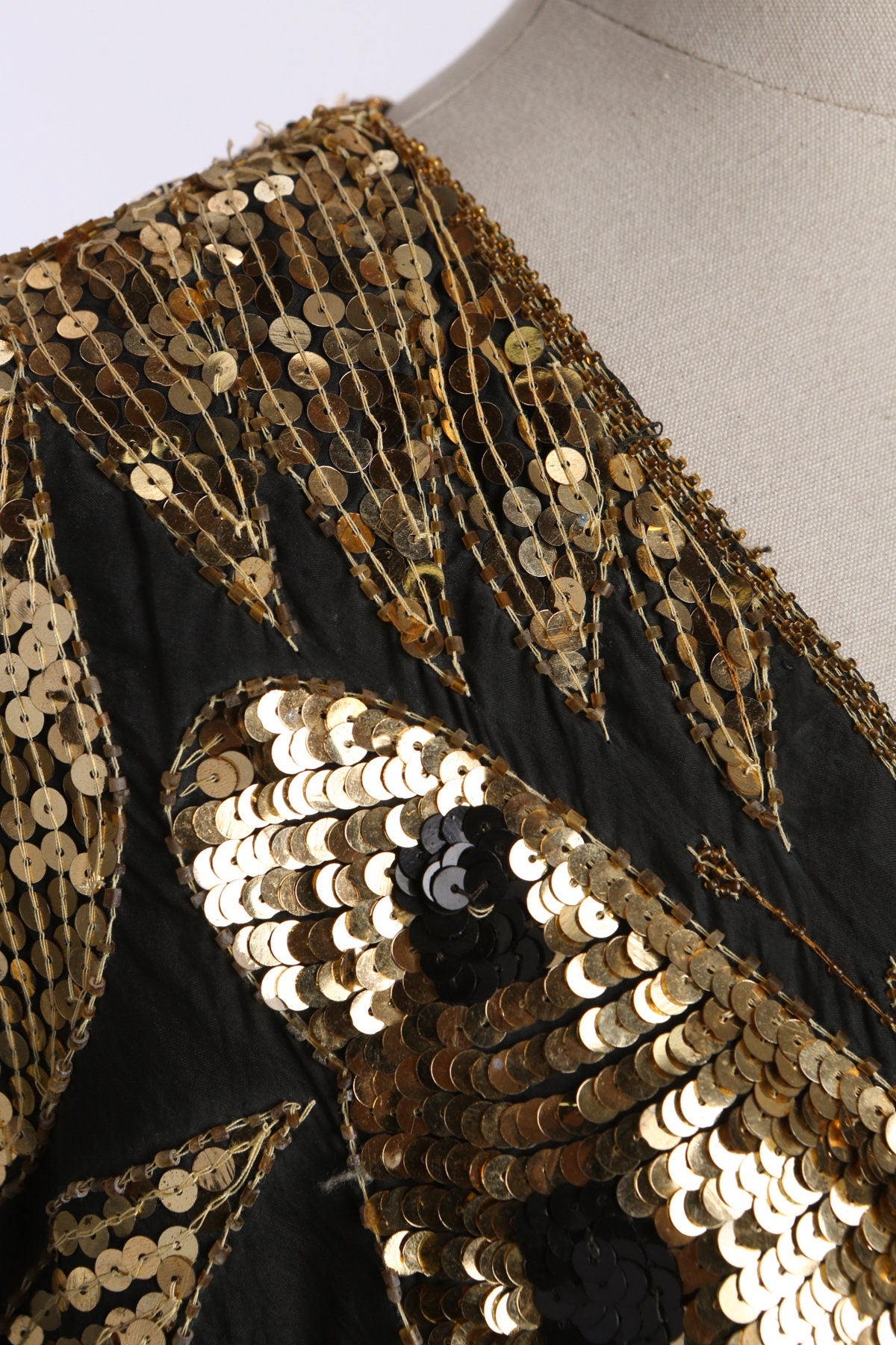 Vintage Golden Sequin Buttle Fly Top - Era 70s - 80s - Disco